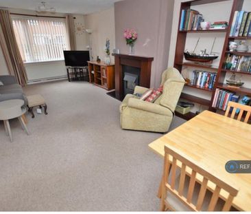3 bedroom end of terrace house to rent - Photo 1