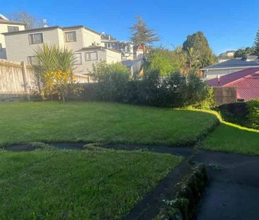 Central Family Home! - Photo 4