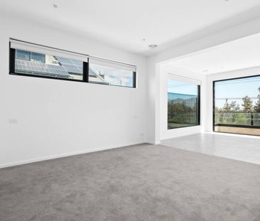 Bespoke Beachfront Luxury in Seaford - Photo 4