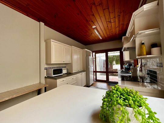 North Melbourne - Photo 1