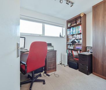 4 bedroom detached house to rent - Photo 4
