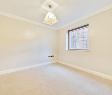 6 bedroom detached house to rent - Photo 5