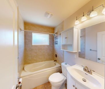 72 Brantford Crescent Northwest, Calgary - Photo 3