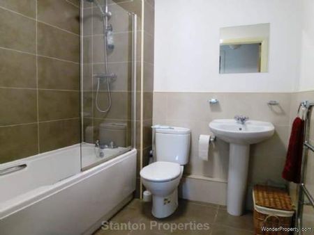 2 bedroom property to rent in Stockport - Photo 2