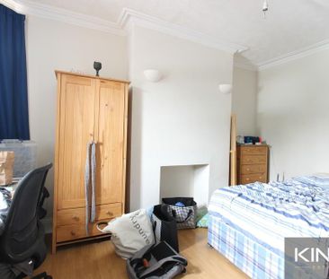 4 bedroom semi-detached house to rent - Photo 3