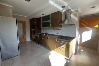 T3 em Esgueira (suite, varandas, cozinha equipada)
