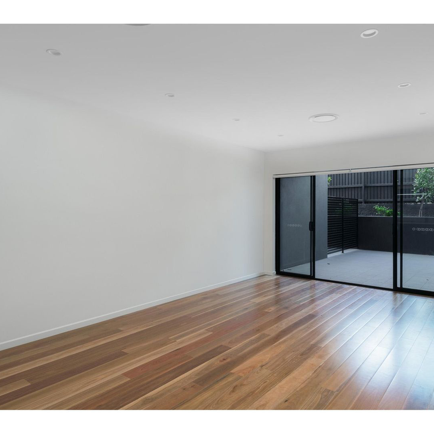 Modern Unit Close to Everything! A must see! - Photo 1