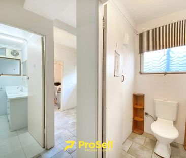 PERFECTLY LOCATED 3 BEDROOM FAMILY HOME - Photo 6