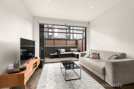 Superb Townhouse Living - Photo 2