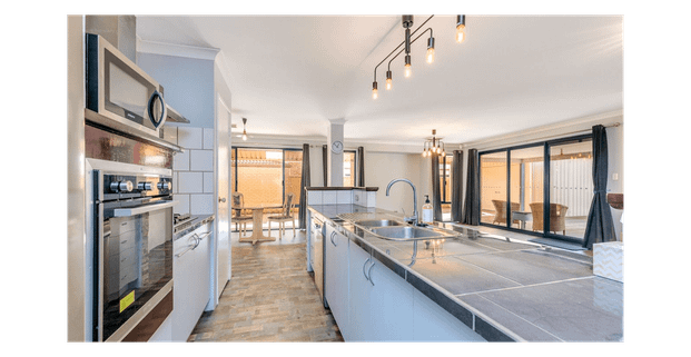 For Lease - $800 per week - Photo 1