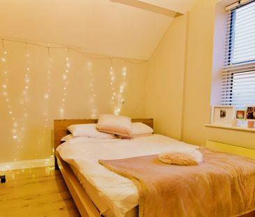 6 Bed 2 Bath - Photo 4