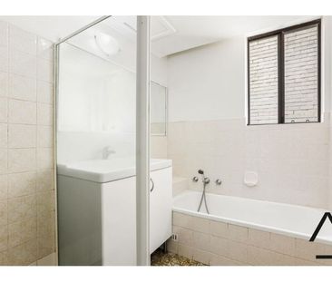 Peaceful apartment perfectly positioned - Photo 5
