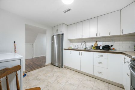 For Lease - 579 Sheppard Avenue, Pickering, Ontario - Photo 5