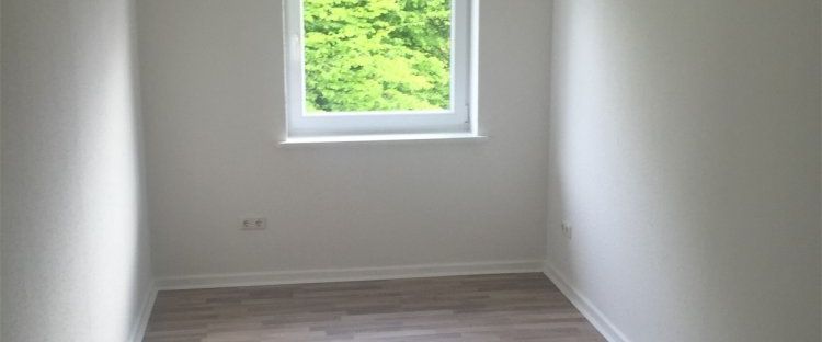 4-ZW in der Bredstedter Straße 18 in Rendsburg zu vermieten! OTTO STÖBEN GmbH - Photo 1