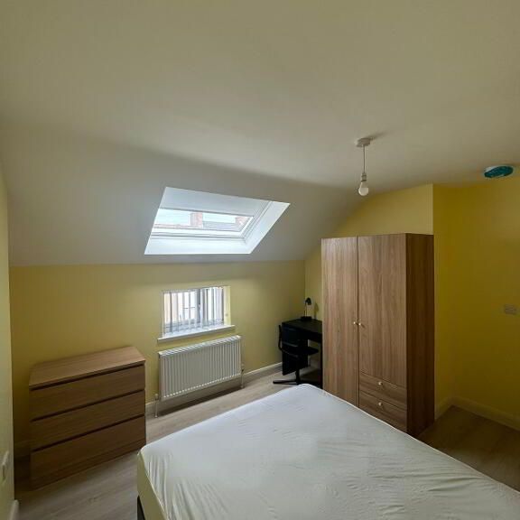 STUDENTS, 6 Fairman Place, Mature Students, BT48 7LD - Photo 1