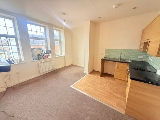 Sherborne Road, Yeovil, Somerset - Photo 1
