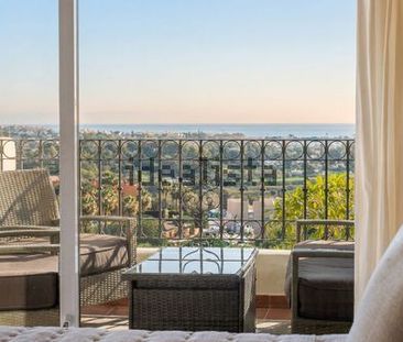 Alquiler de piso en Calle Roma - Photo 2