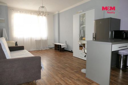 Pronájem bytu 1+kk, garsoniery 30 m², Hradec Králové - Fotografie 3