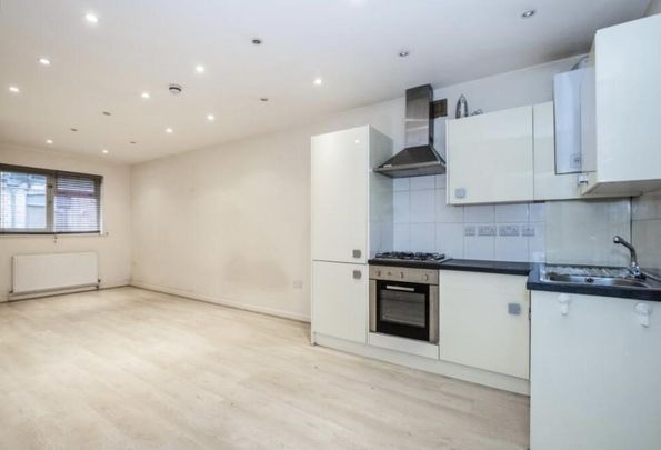 Studio to rent - Photo 1