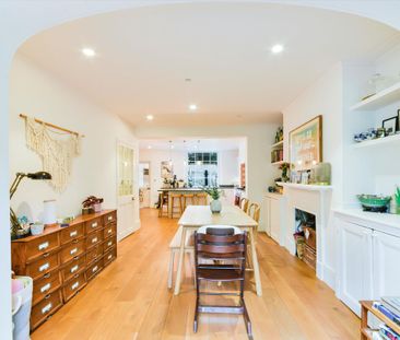 Beautifully presented four-bedroom house to rent on Thornhill Squar... - Photo 5