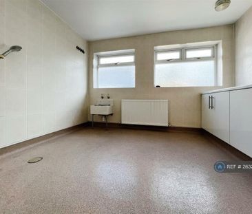 3 bedroom bungalow to rent - Photo 6