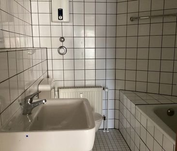 Preisgünstige, individuelle 1,5-Zimmer-Single-Wohnung - Photo 1