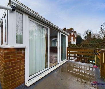 Hollington Park Road, St. Leonards-on-sea, TN38 - Photo 2