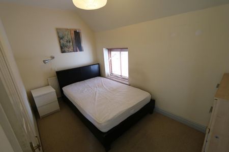 4 bedroom flat to rent - Photo 4