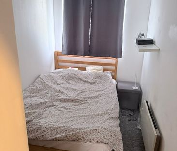2 Bed Flat, Wood Green, N13 - Photo 4