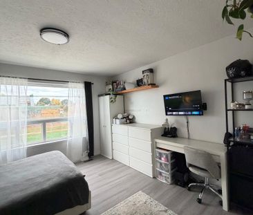 For Lease - 114 Seventh Street, Toronto, Ontario - Photo 1