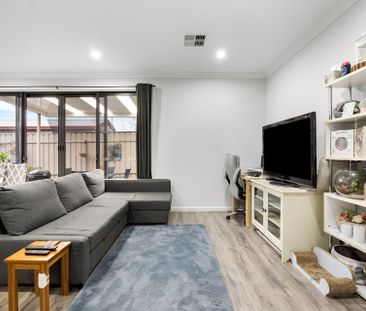 Modern, Stylish & Effortlessly Easy Living in Holden Hill! - Photo 6