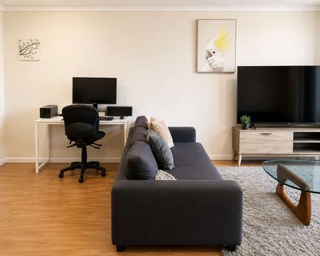 Redfern - Photo 2