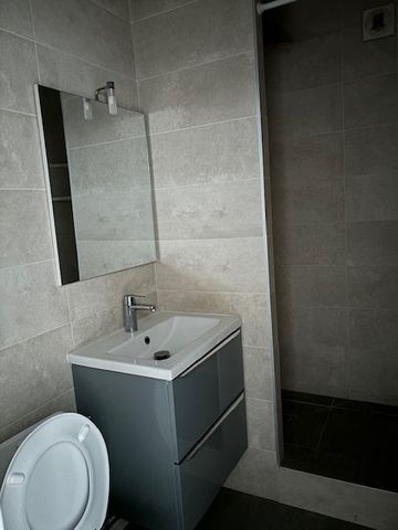 Location Appartement 1 pièce 21m² ST MAUR DES FOSSES 94210 - Photo 5