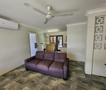 Fully Air Conditioned, Furnished 2 Bedroom Duplex - Great & Private... - Photo 4