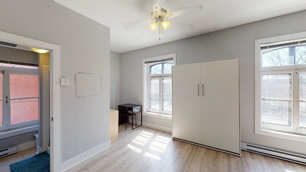 Laurier Apartments - Photo 1