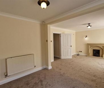 3 bedroom detached house to rent - Photo 4