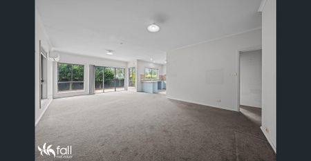 Bright and Sunny - Photo 3