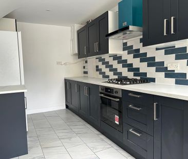 4 bedroom detached house to rent - Photo 6