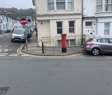 2 Bed Flat, Sutherland Road, BN2 - Photo 5