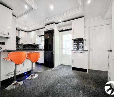 4 bedroom terraced house to rent - Photo 2