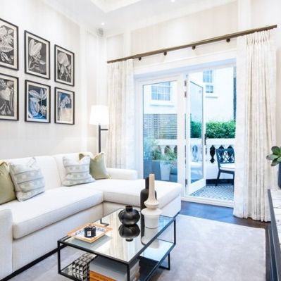 Two Bedroom Flat to rent in London - Photo 1