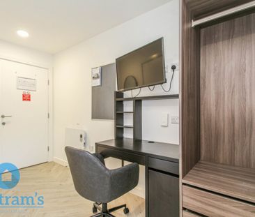 5 bed Apartment for Rent - Photo 3