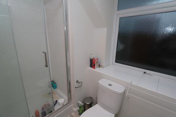 Maple Road, Surbiton, KT6 - Photo 1