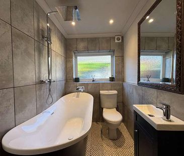 Rose Lane, Biggleswade, SG18 - Photo 1