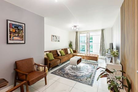 Flat 1129, 19 St George Wharf, London, London - Photo 2