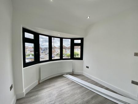 3 bedroom House To Let - Photo 4