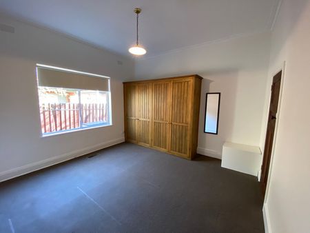 43 Bowen Street, Moonee Ponds VIC 3039 - Photo 2