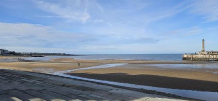 3 bedroom apartment to rent - Photo 3