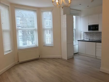 2 Bed Flat, Fernhead Road, W9 - Photo 2