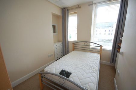 2 bedroom flat to rent - Photo 3